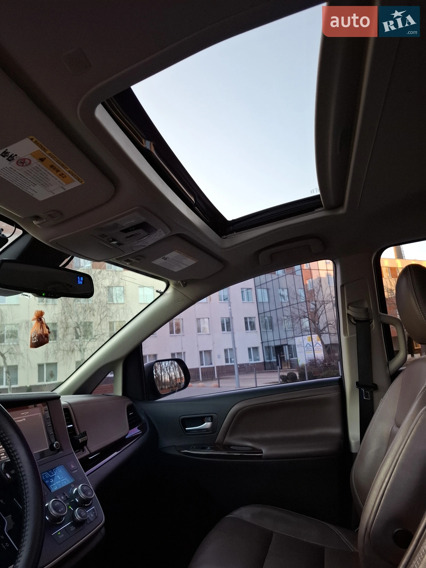 2019 Toyota Sienna - мініатюра 16