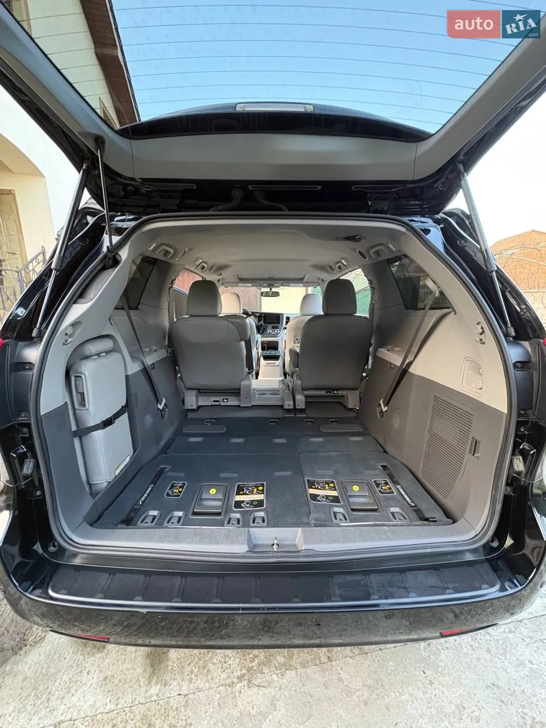 2017 Toyota Sienna - мініатюра 36