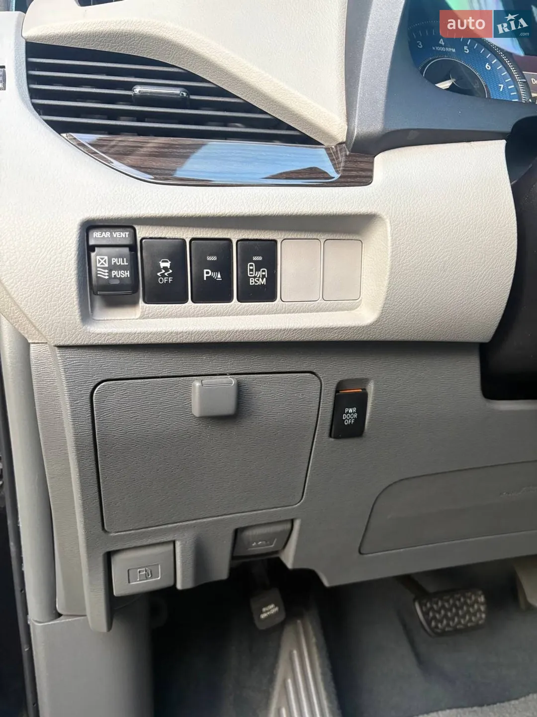 2017 Toyota Sienna - мініатюра 19