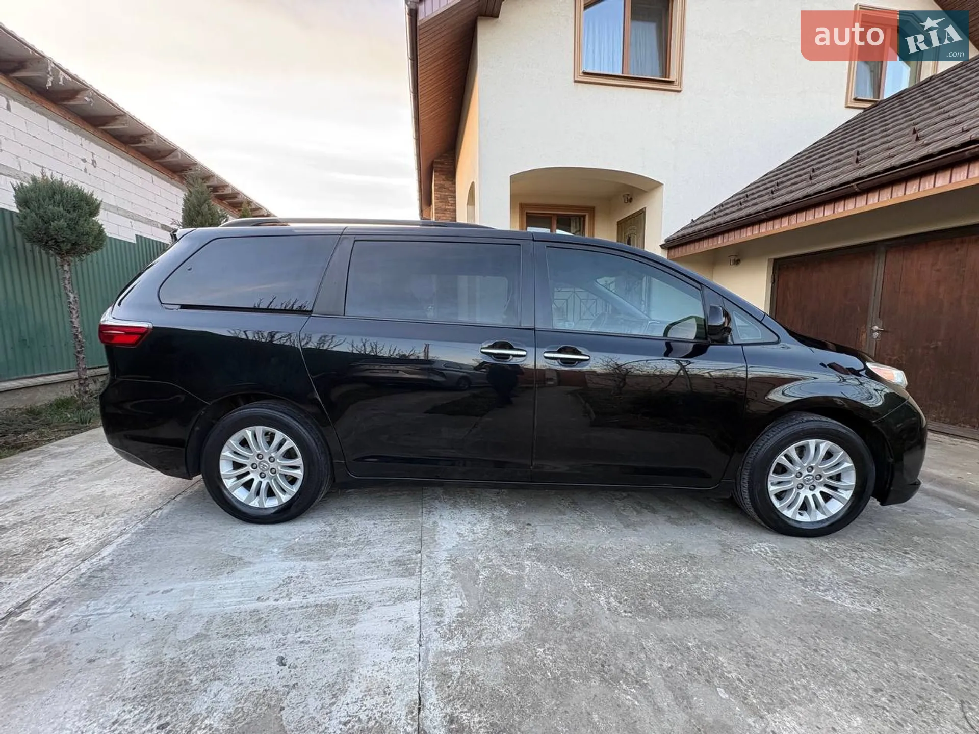 2017 Toyota Sienna - мініатюра 10