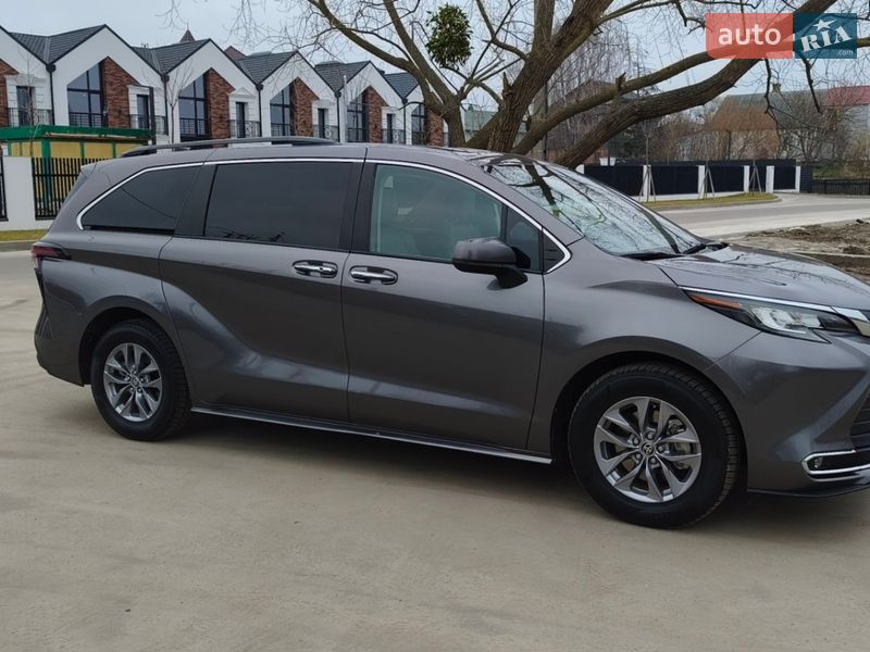 Минивэн Toyota Sienna 2023 в Белой Церкви