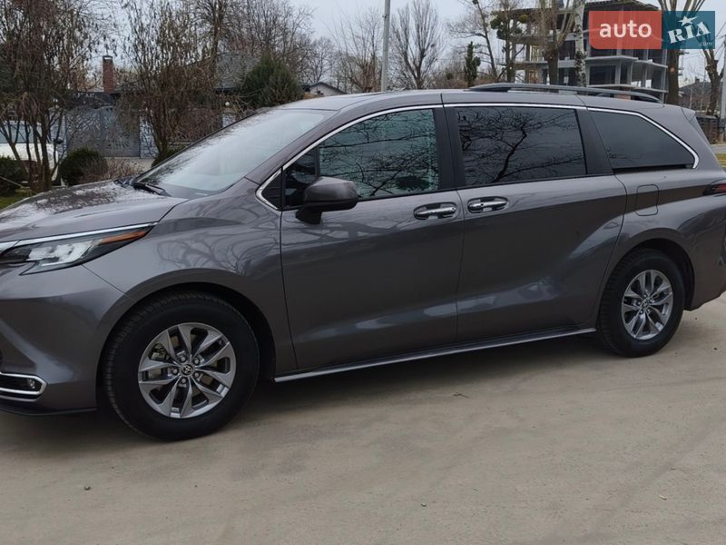 Минивэн Toyota Sienna 2023 в Белой Церкви