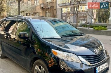 Минивэн Toyota Sienna 2013 в Ивано-Франковске