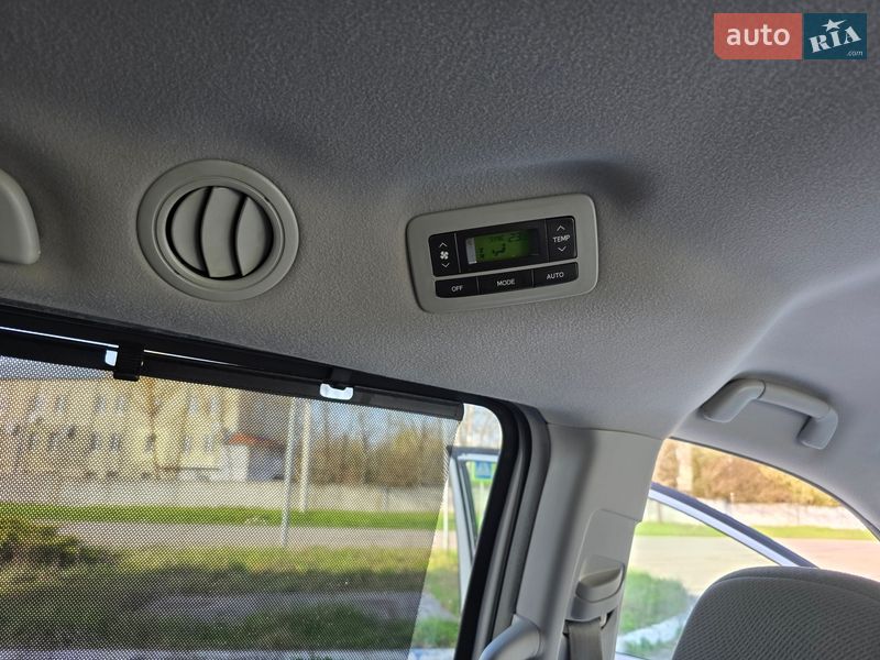 Минивэн Toyota Sienna 2013 в Гусятине