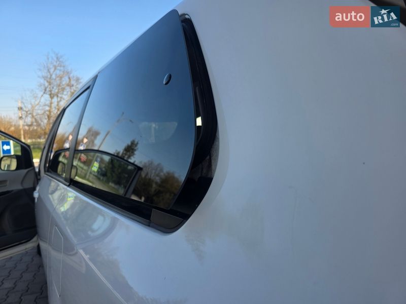 Минивэн Toyota Sienna 2013 в Гусятине