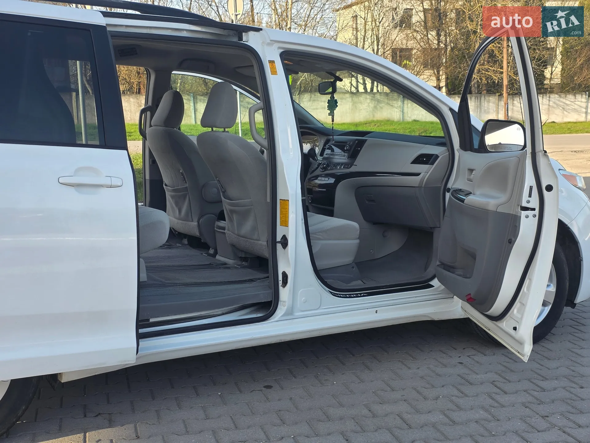 2013 Toyota Sienna - мініатюра 94