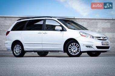 Мінівен Toyota Sienna 2007 в Києві