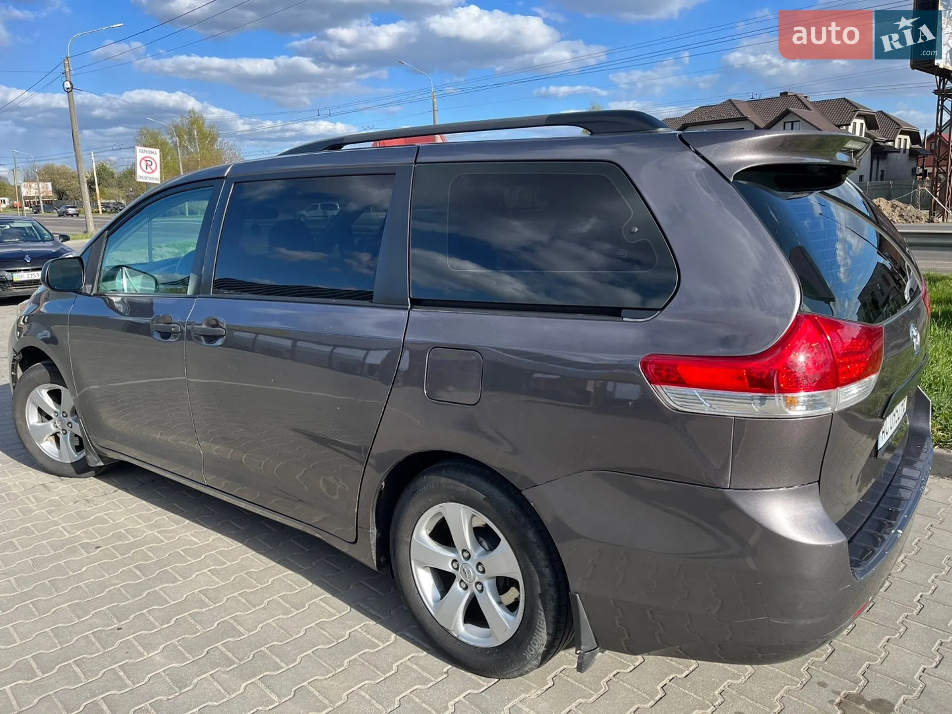 2011 Toyota Sienna - мініатюра 9