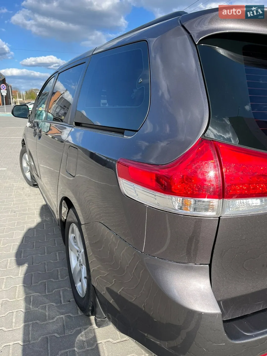 2011 Toyota Sienna - мініатюра 11