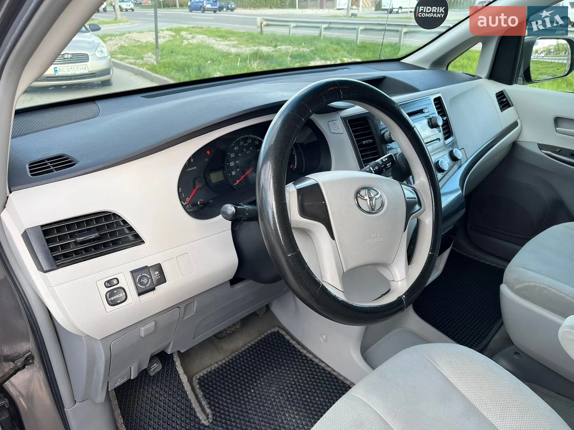 2011 Toyota Sienna - мініатюра 15