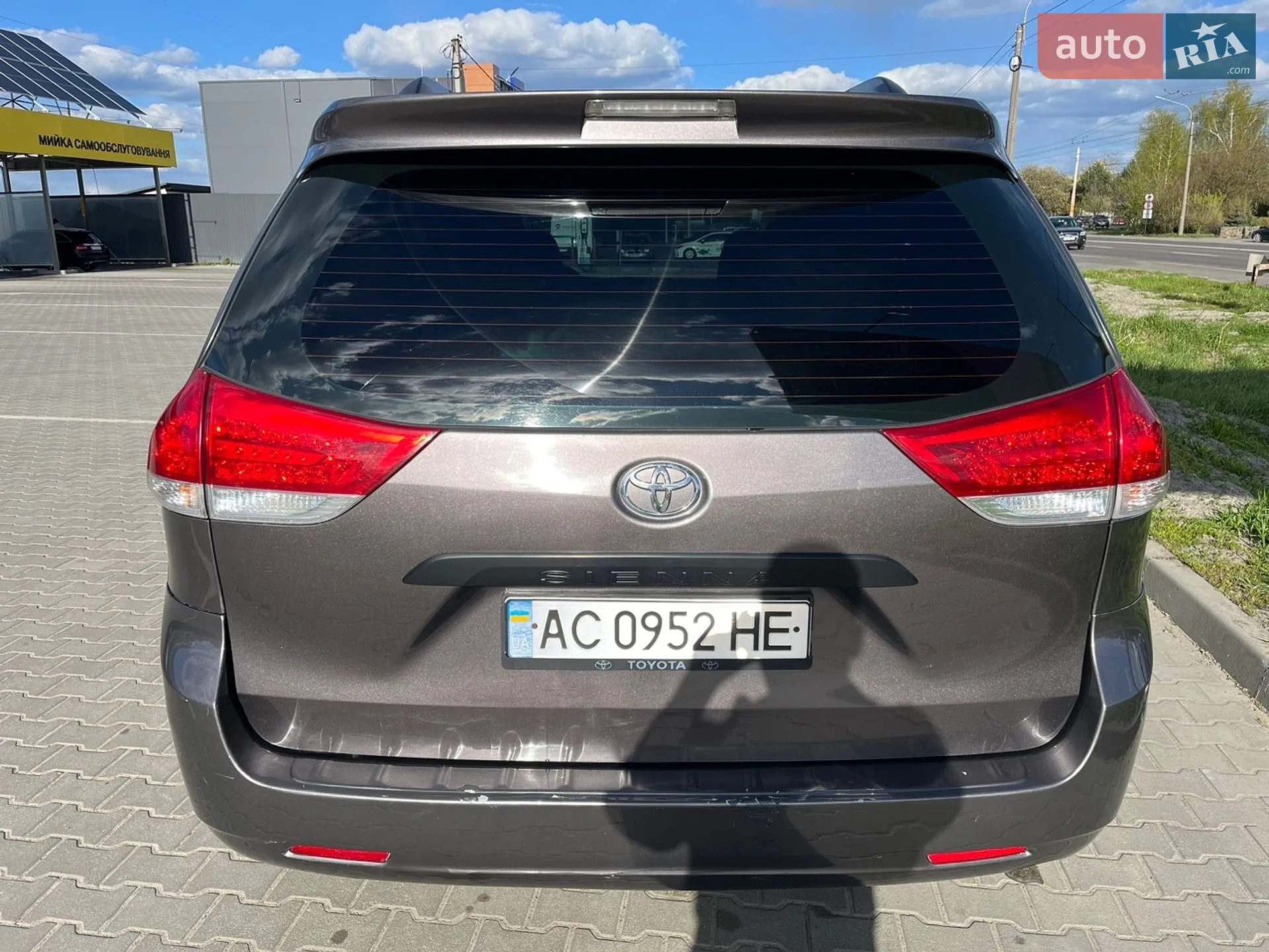 2011 Toyota Sienna - мініатюра 8