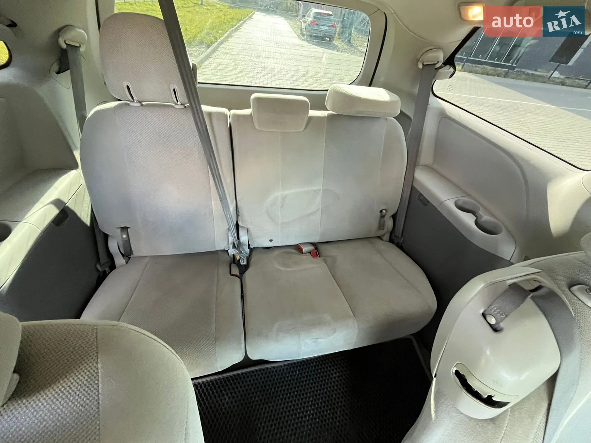 2011 Toyota Sienna - мініатюра 22