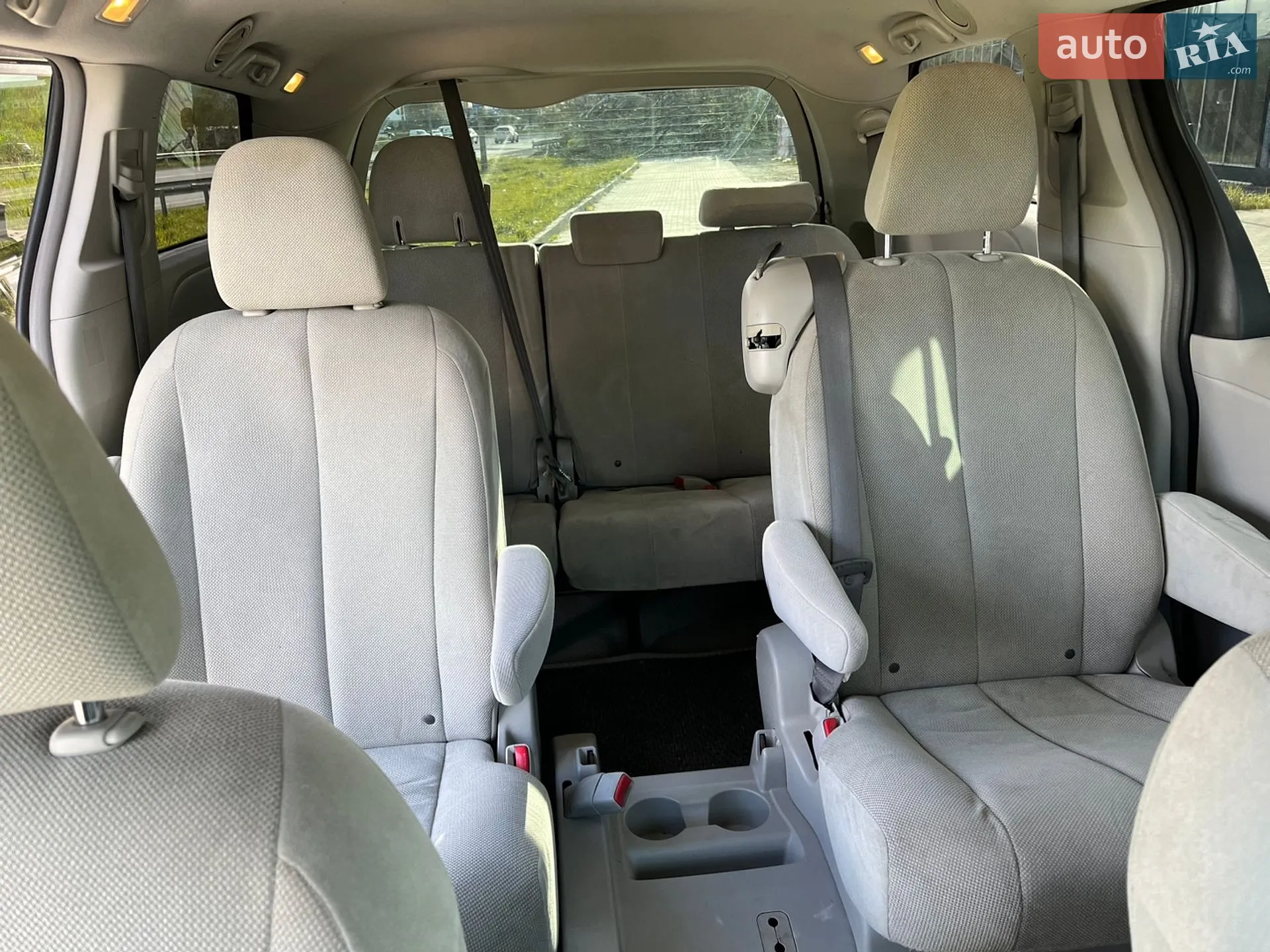 2011 Toyota Sienna - мініатюра 21