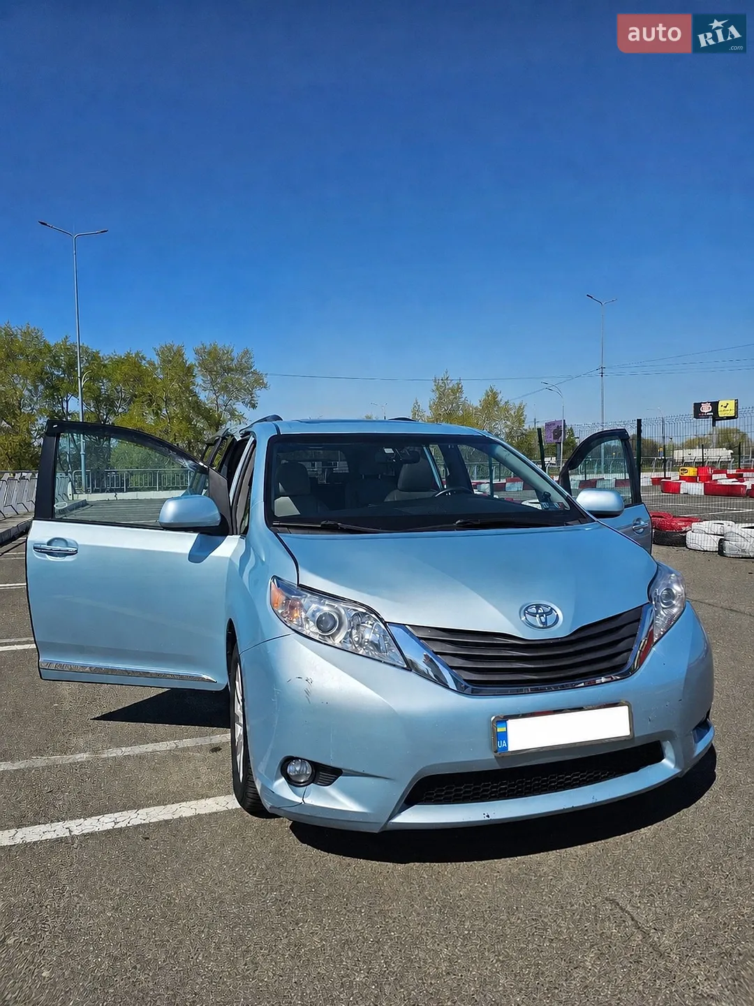 2017 Toyota Sienna - мініатюра 2