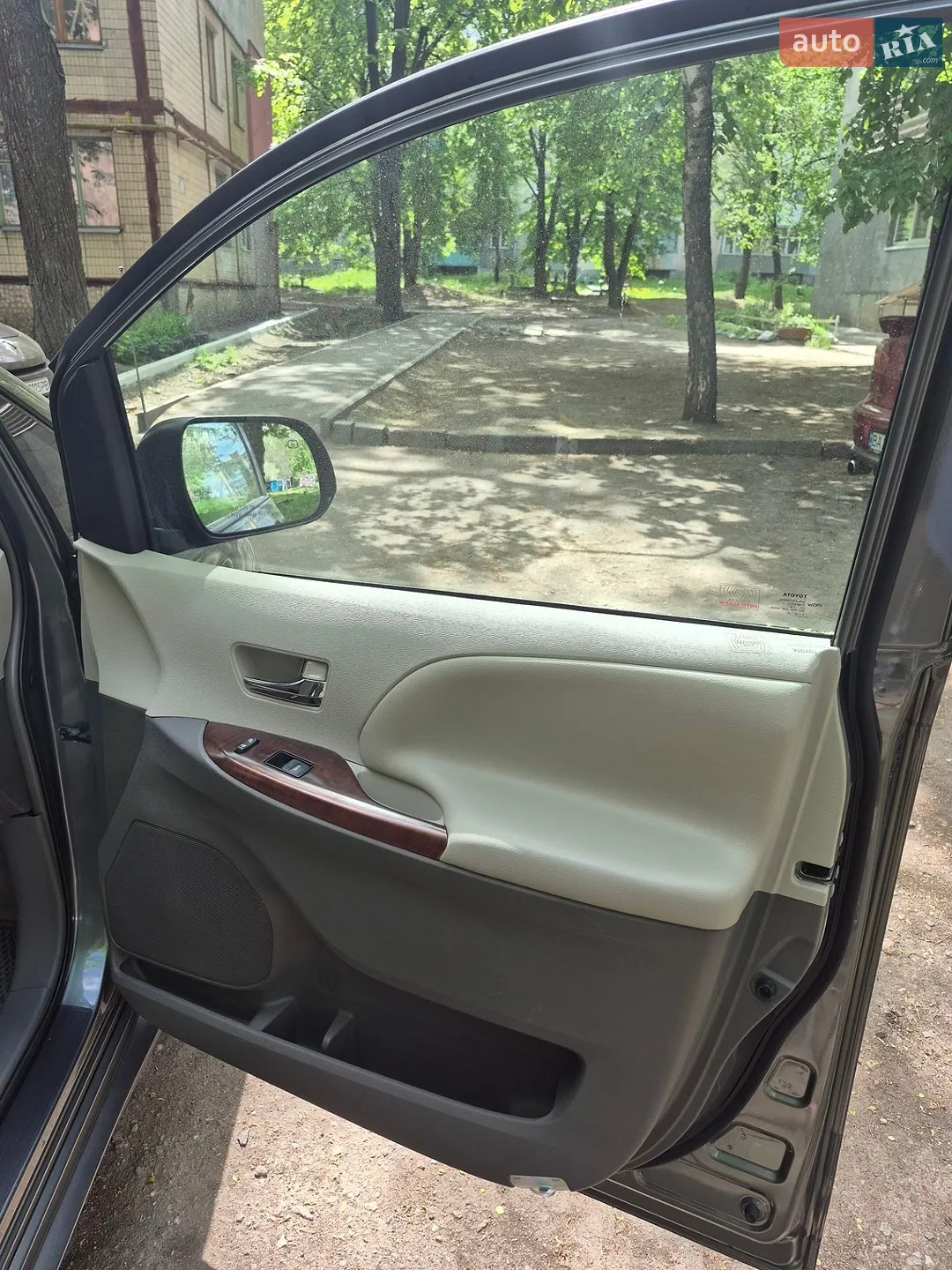 2014 Toyota Sienna - мініатюра 11