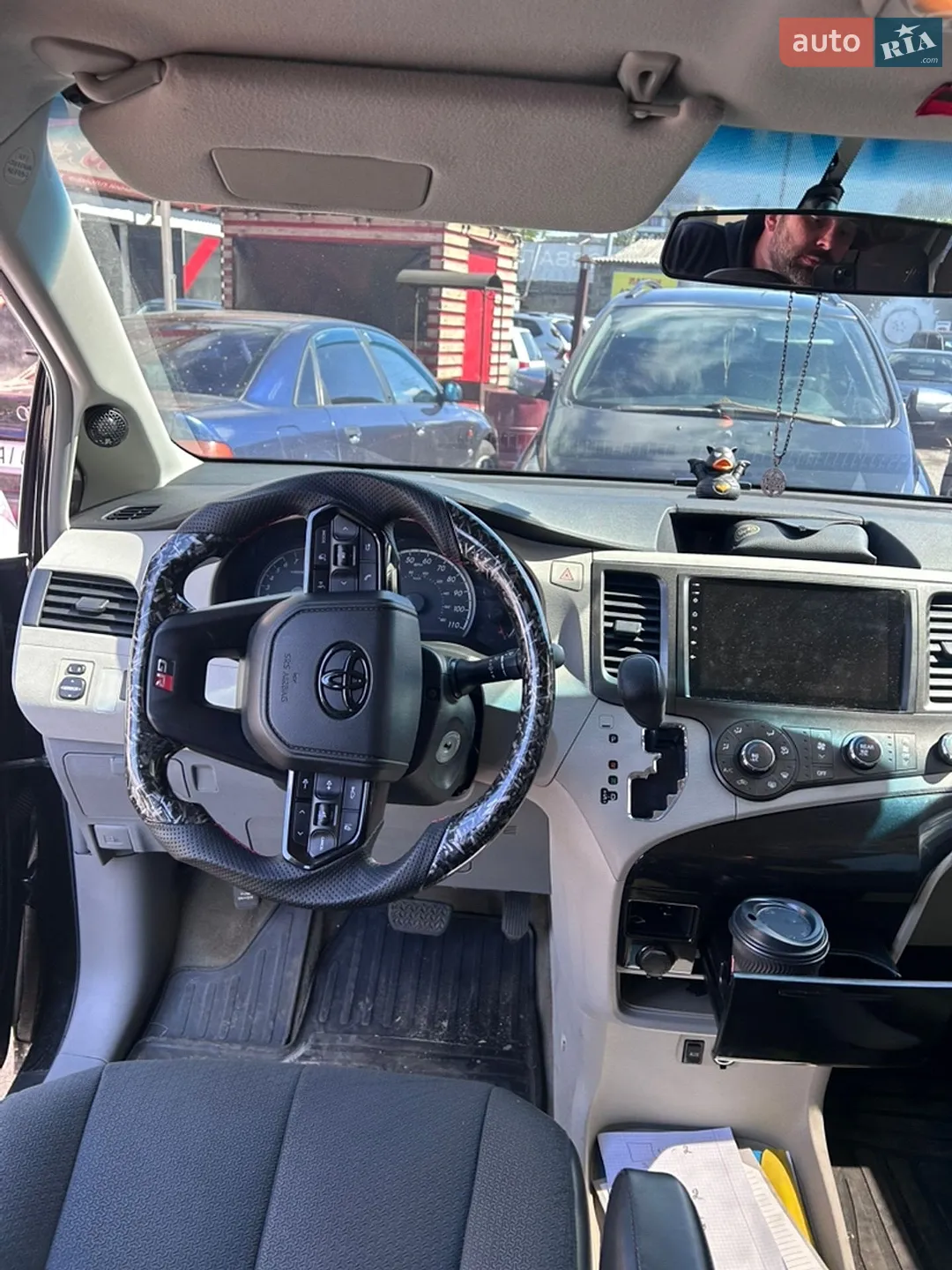 2011 Toyota Sienna - мініатюра 16