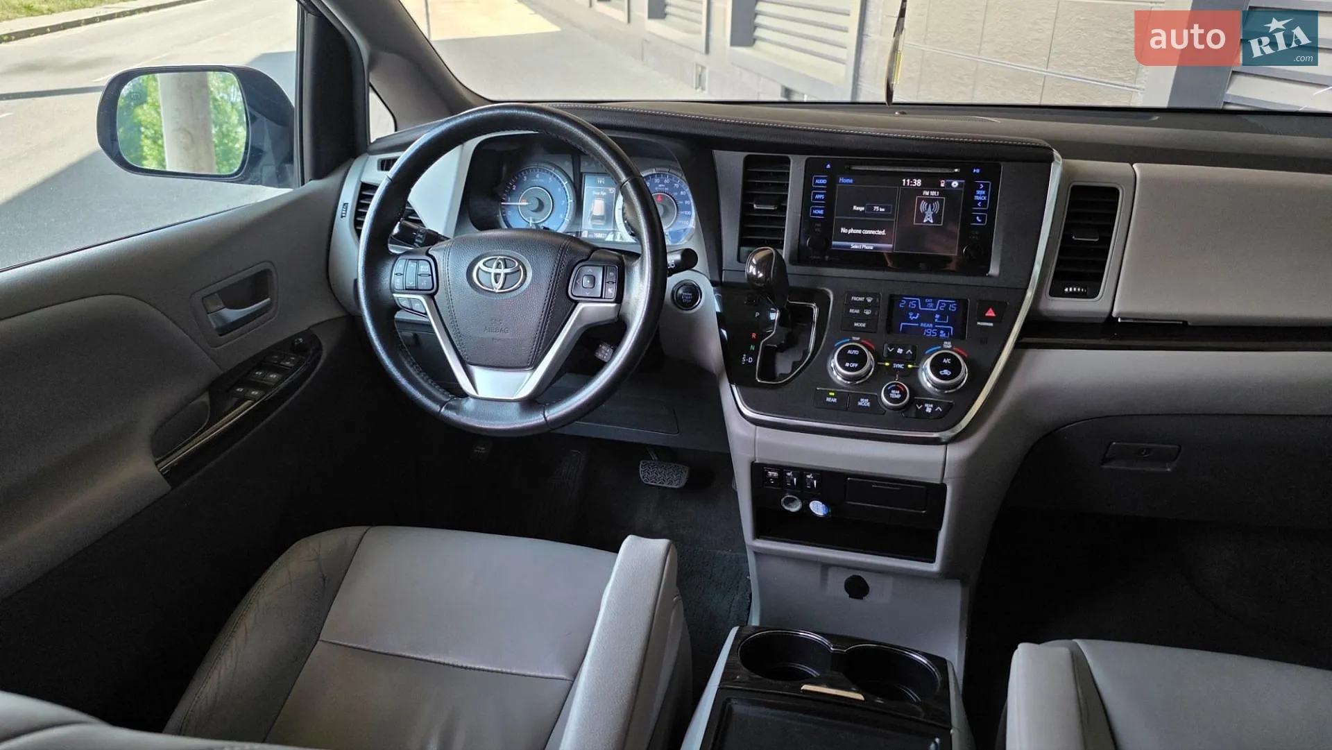 2015 Toyota Sienna - мініатюра 25
