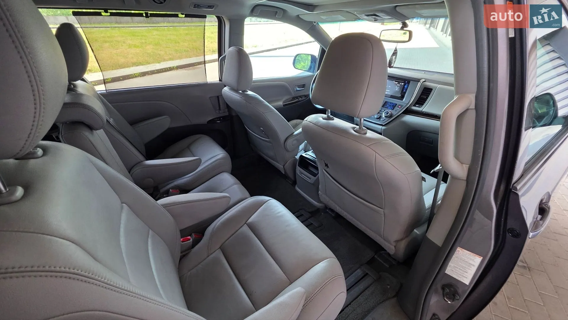 2015 Toyota Sienna - мініатюра 35