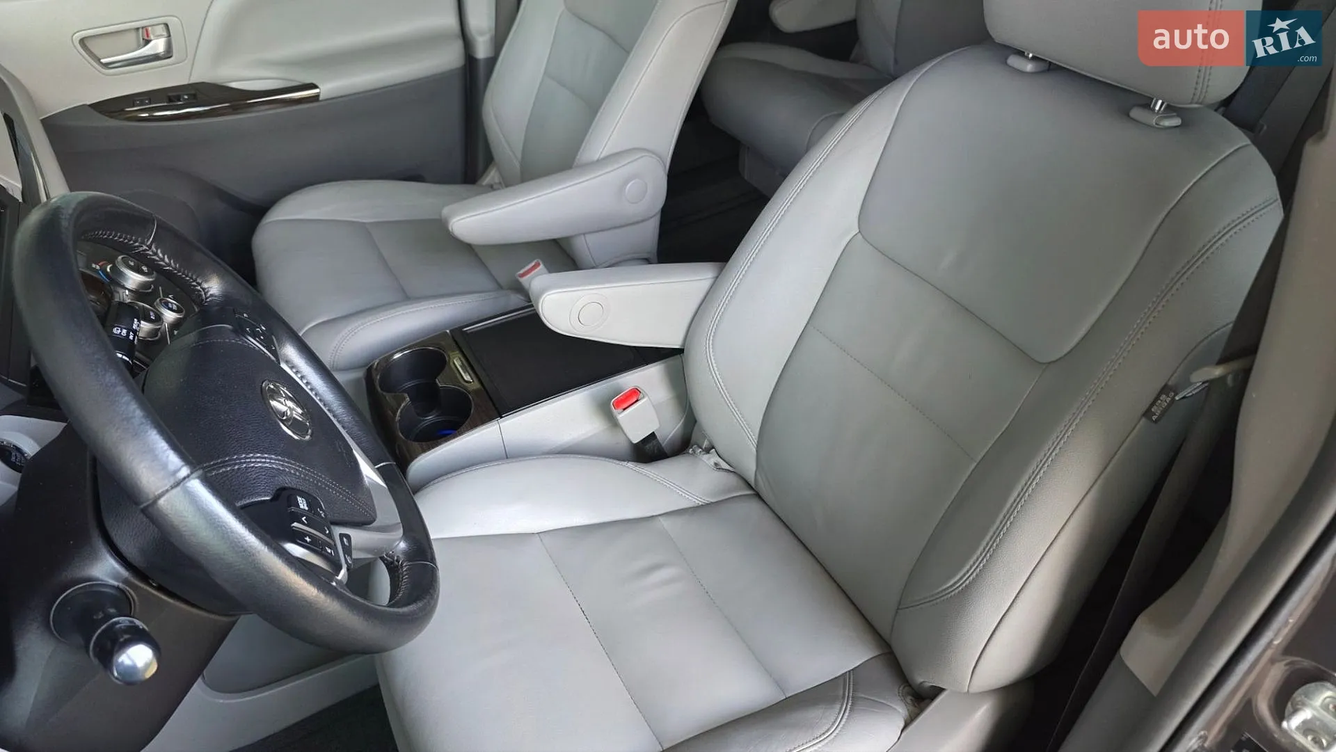 2015 Toyota Sienna - мініатюра 39