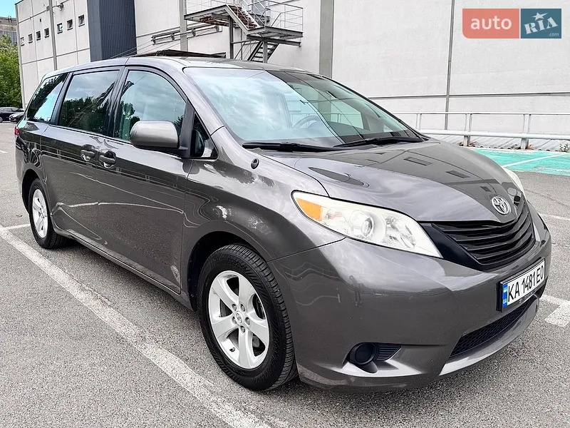 Toyota Sienna 2012
