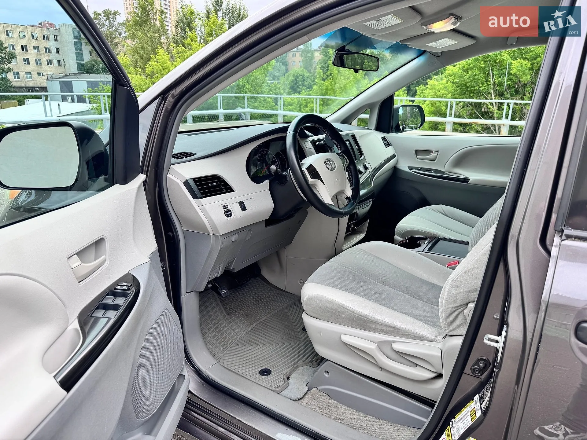 2012 Toyota Sienna - мініатюра 7