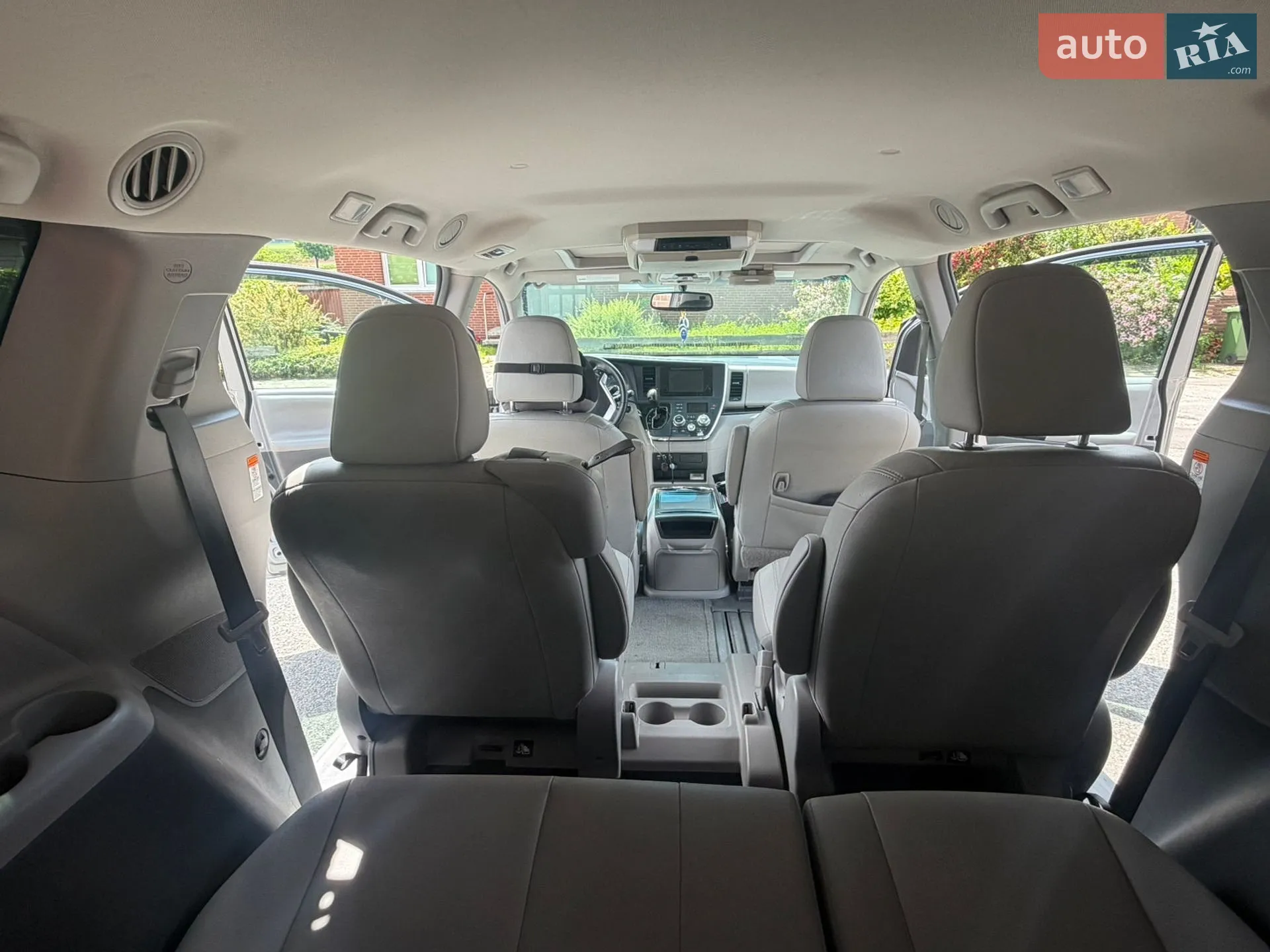 2016 Toyota Sienna - мініатюра 9