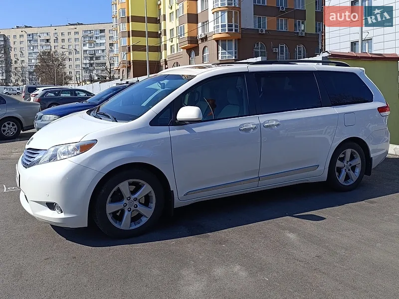 Toyota Sienna 2012