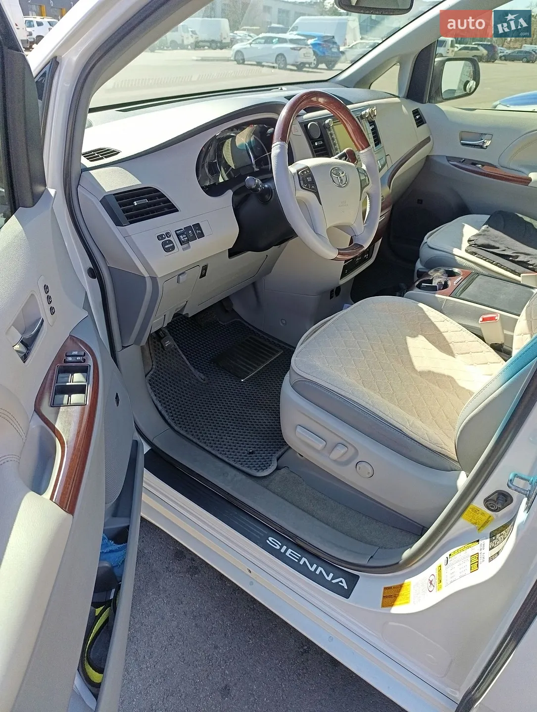 2012 Toyota Sienna - мініатюра 12