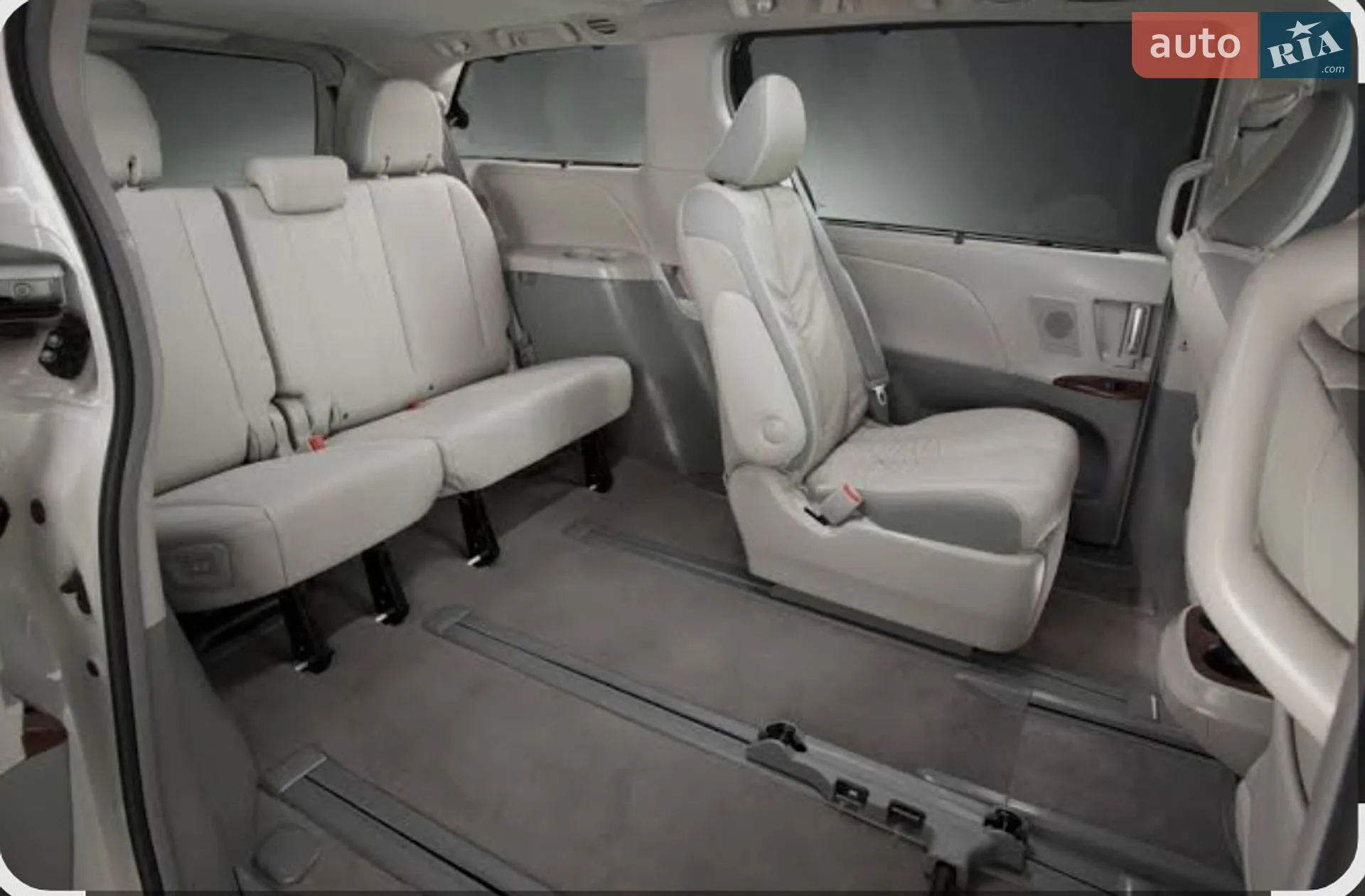 2012 Toyota Sienna - мініатюра 18
