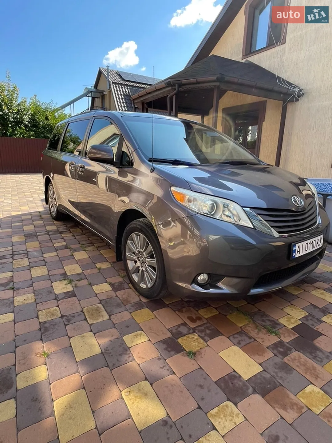 2010 Toyota Sienna - мініатюра 13