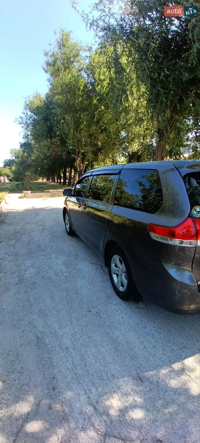 2011 Toyota Sienna - мініатюра 6