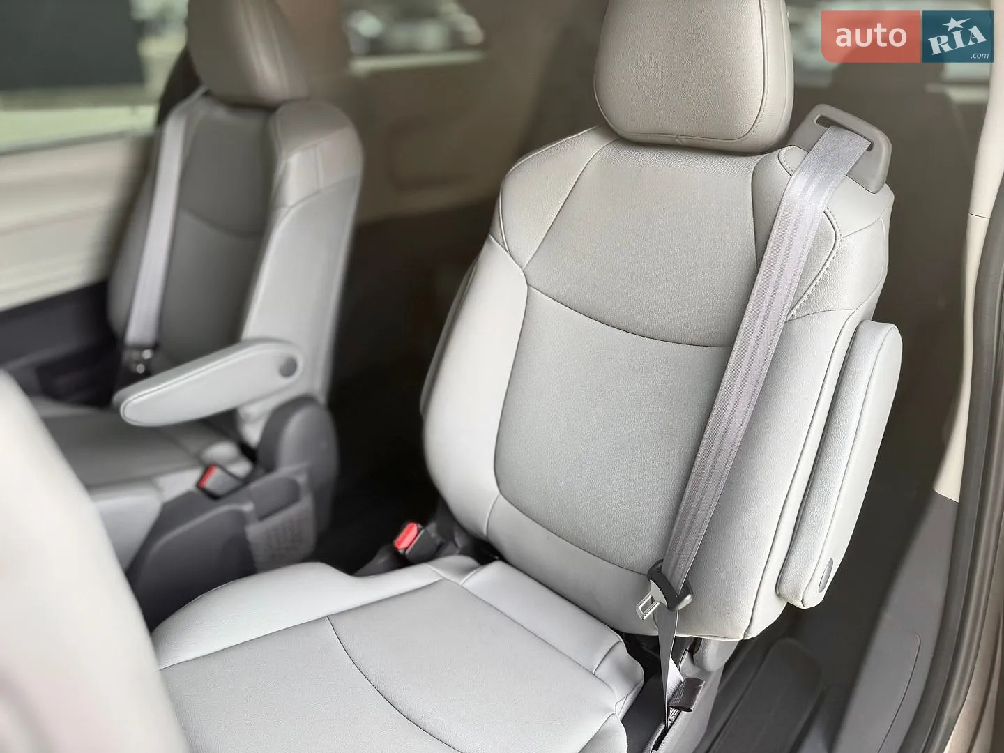 2021 Toyota Sienna - мініатюра 32
