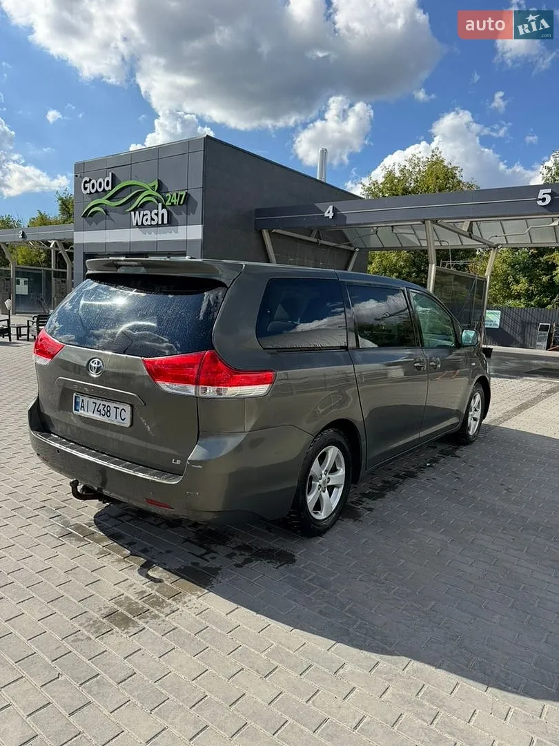 2012 Toyota Sienna - мініатюра 3