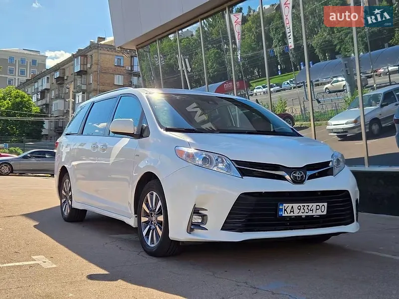 Toyota Sienna 2019