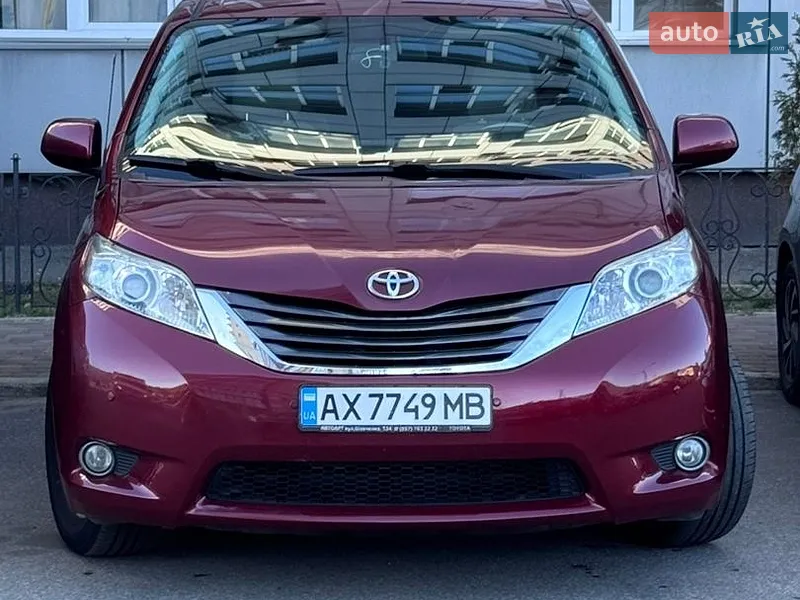Toyota Sienna 2012