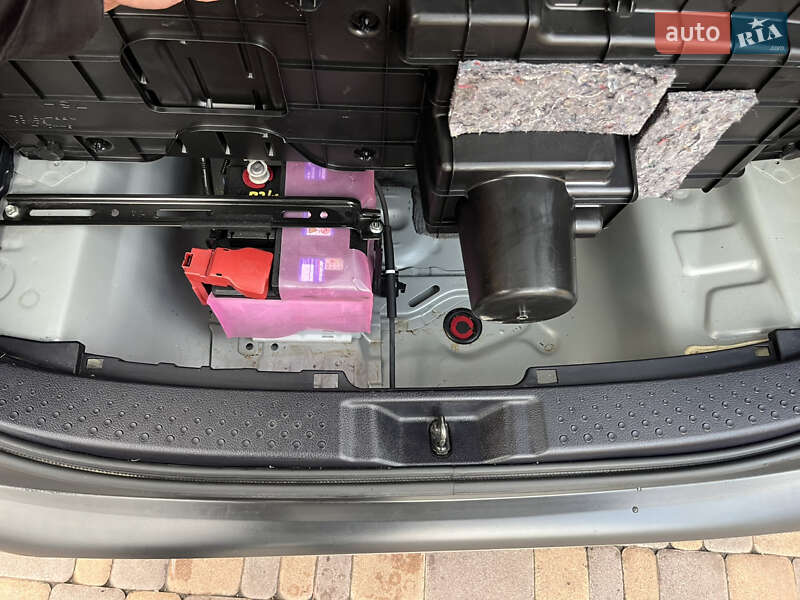 Минивэн Toyota Sienta 2018 в Белой Церкви