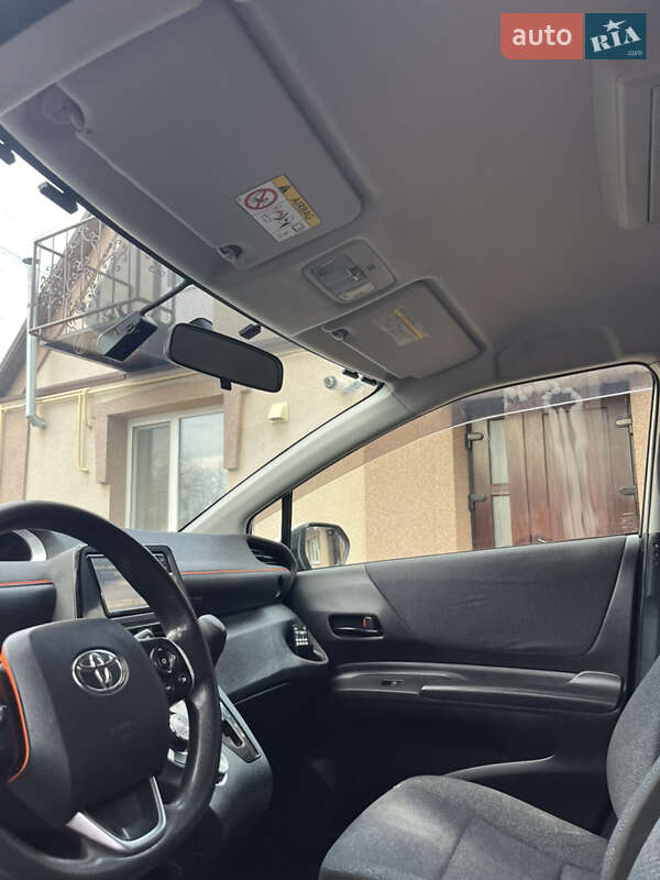 Минивэн Toyota Sienta 2018 в Белой Церкви