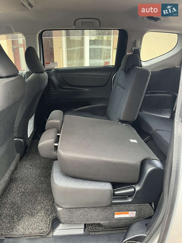 Минивэн Toyota Sienta 2018 в Белой Церкви