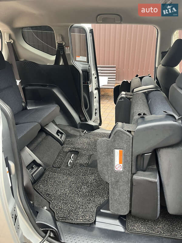 Минивэн Toyota Sienta 2018 в Белой Церкви