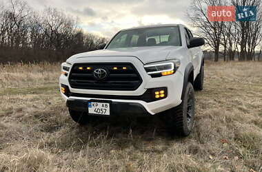 Пікап Toyota Tacoma 2018 в Дніпрі