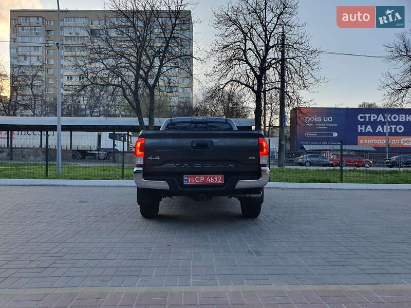 Пикап Toyota Tacoma 2017 в Киеве