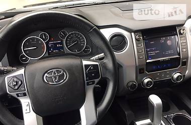 Пикап Toyota Tundra 2015 в Киеве
