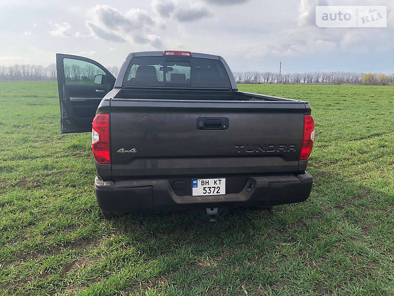 Позашляховик / Кросовер Toyota Tundra 2015 в Одесі