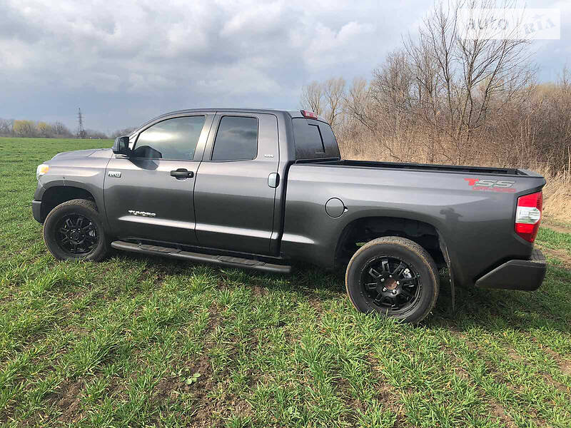 Позашляховик / Кросовер Toyota Tundra 2015 в Одесі