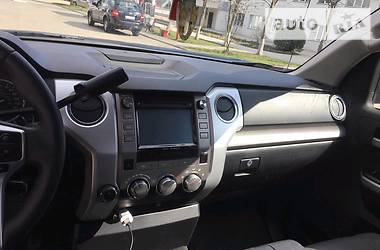 Пікап Toyota Tundra 2015 в 