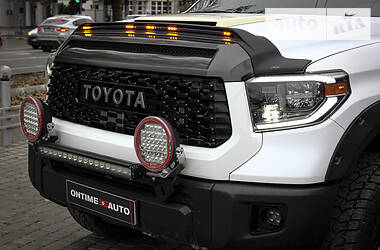 Внедорожник / Кроссовер Toyota Tundra 2015 в Одессе