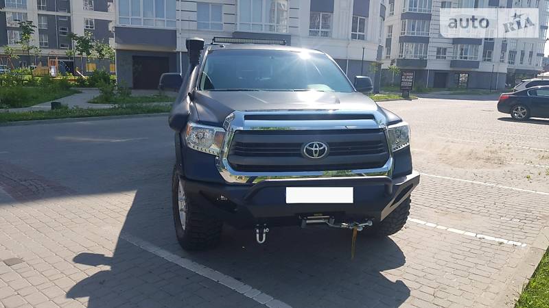 Внедорожник / Кроссовер Toyota Tundra 2014 в Ивано-Франковске