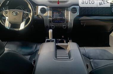 Пікап Toyota Tundra 2016 в 