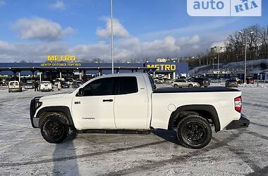 Пикап Toyota Tundra 2014 в Киеве