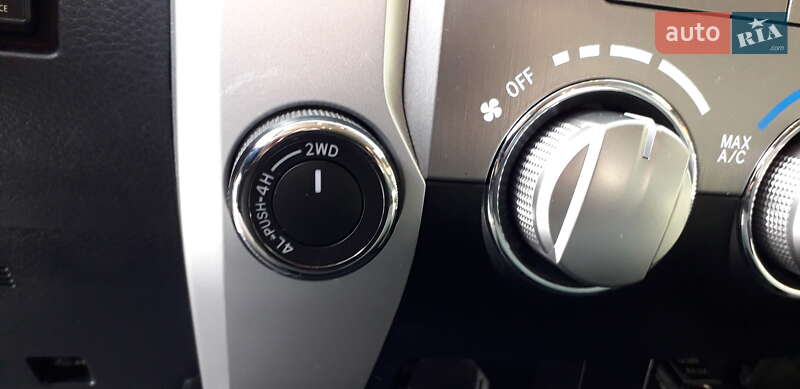 Пикап Toyota Tundra 2017 в Мостиске